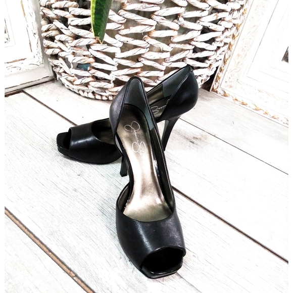 Jessica Simpson Shoes - EUC JESSICA SIMPSON JOSETTE WMNS SZ 9 LTHR PUMPS